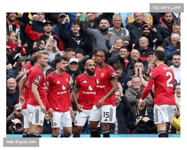 曼联达洛特与迪亚洛右路配合,成功拉开维拉防守阵线 曼联达洛特与迪亚洛右路配合,成功拉开维拉防守阵线